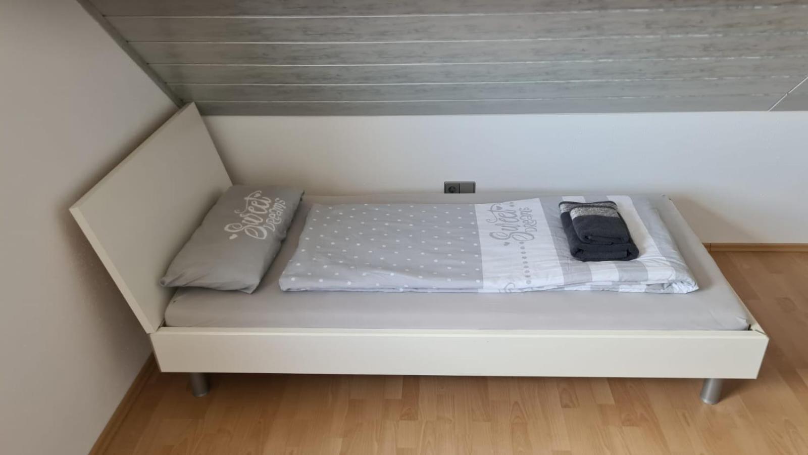 Schlafzimmer 1 Mit Top Aussicht Ueber Weilstetten Balingen Dış mekan fotoğraf