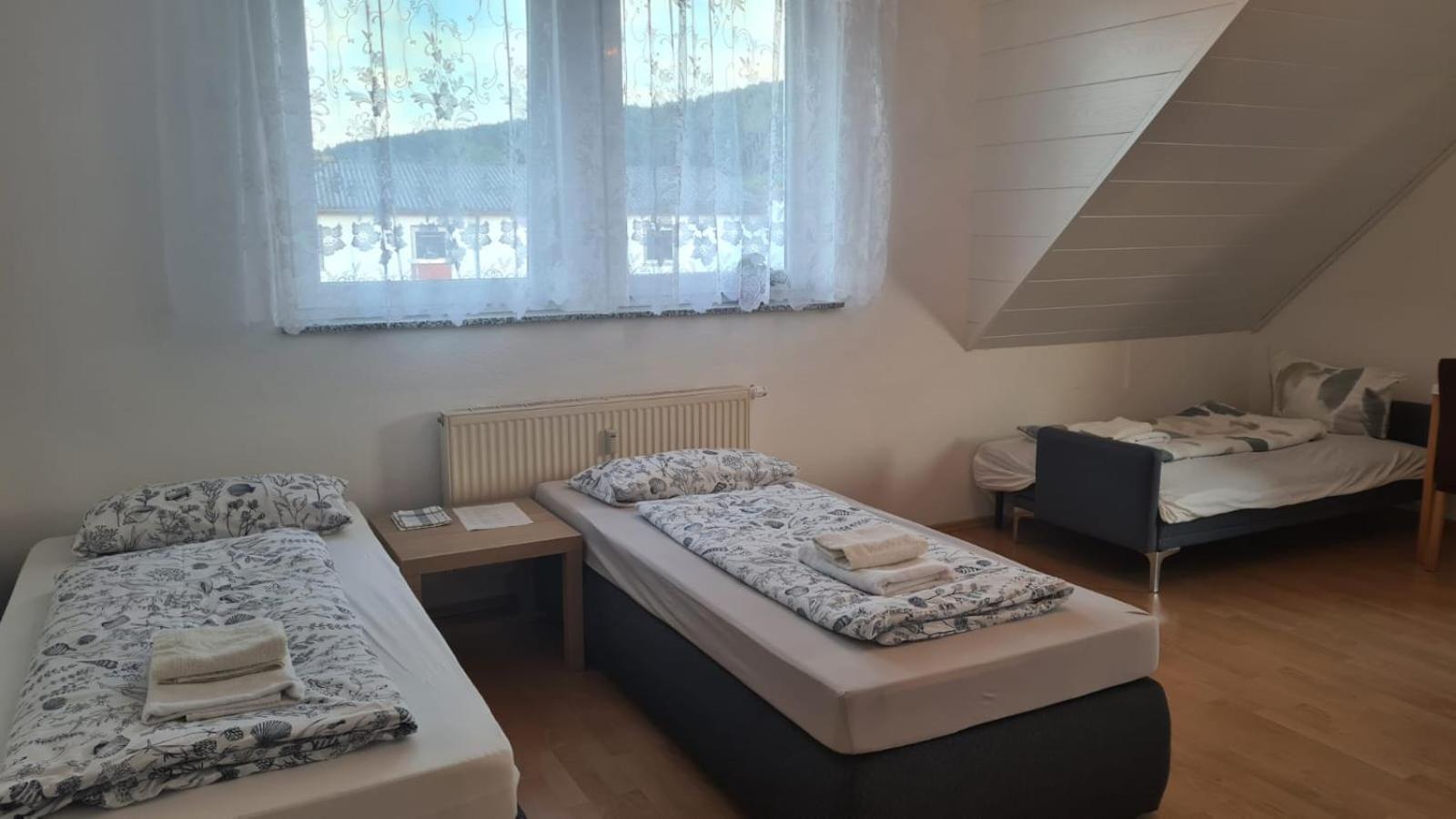 Schlafzimmer 1 Mit Top Aussicht Ueber Weilstetten Balingen Dış mekan fotoğraf