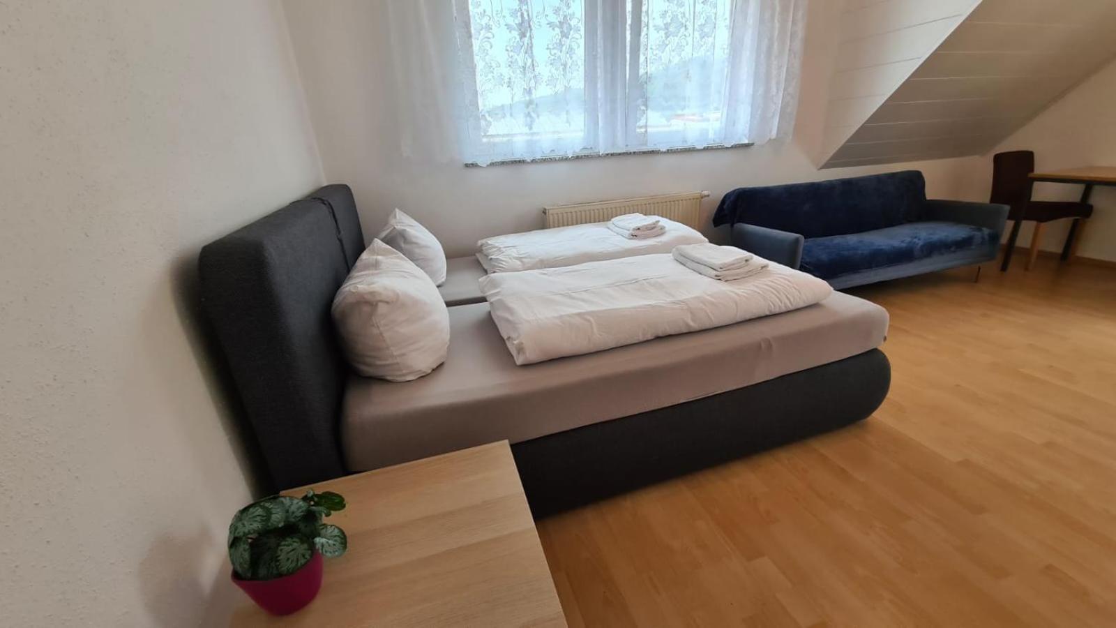 Schlafzimmer 1 Mit Top Aussicht Ueber Weilstetten Balingen Dış mekan fotoğraf